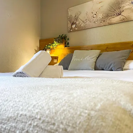 Apartamento Ideal Para Parejas En Enveitg Exterior photo
